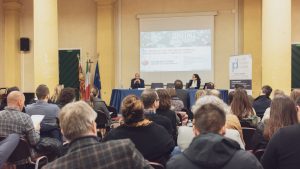 CCIAA e UNIVR IMPRESA 4.0 PRESENTAZIONE PROGETTO Progetto Impresa 4.0 e innovazione nei distretti veronesi